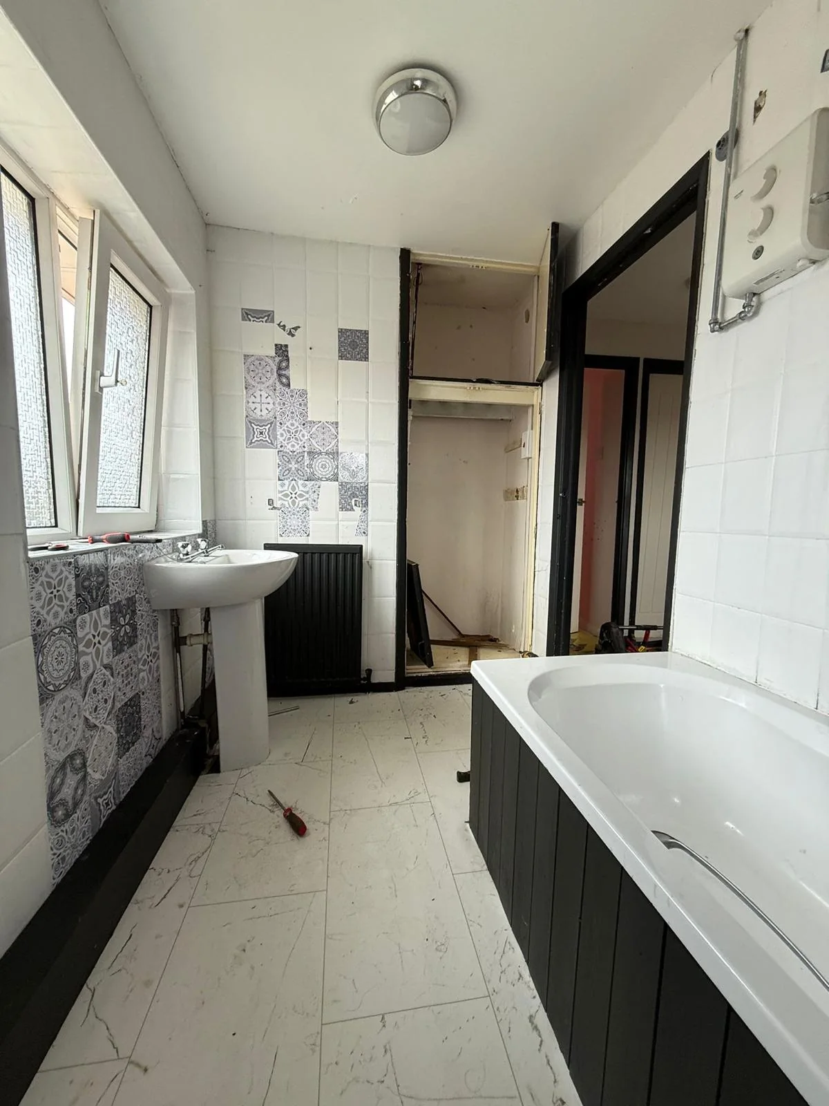 AGUK bathroom before renovation, project 1