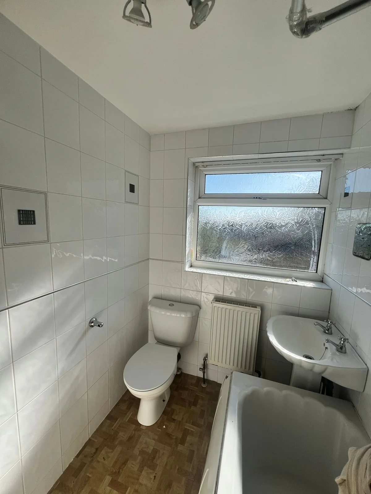 AGUK bathroom before renovation, project 8