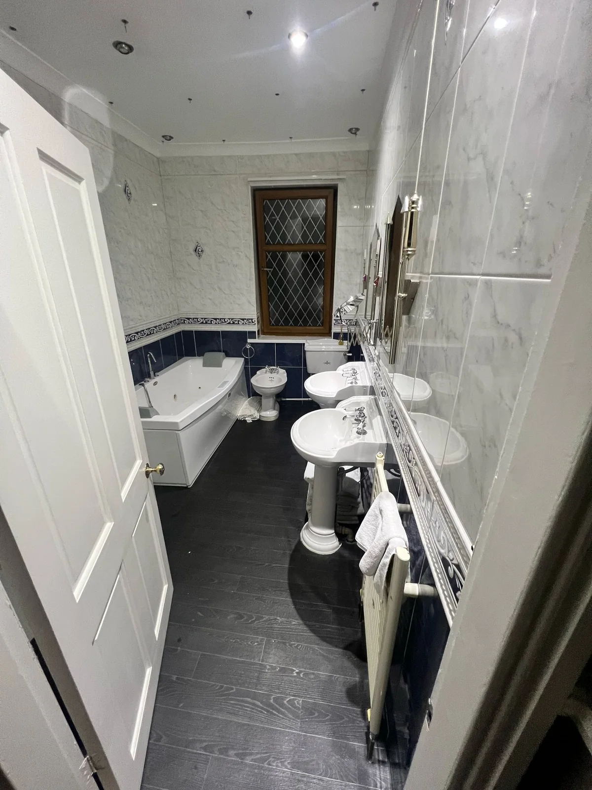 AGUK bathroom before renovation, project 12