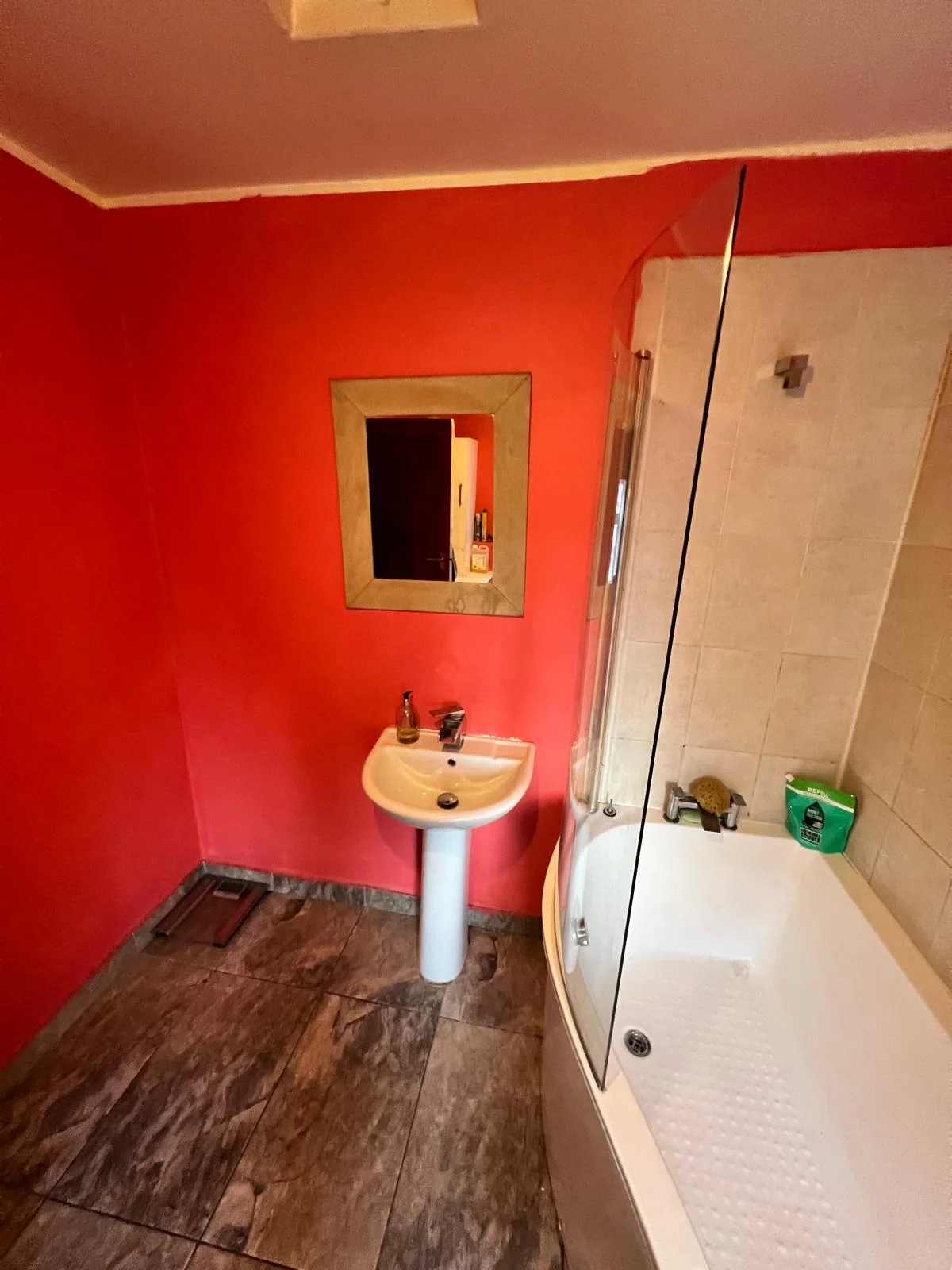 AGUK bathroom before renovation, project 14