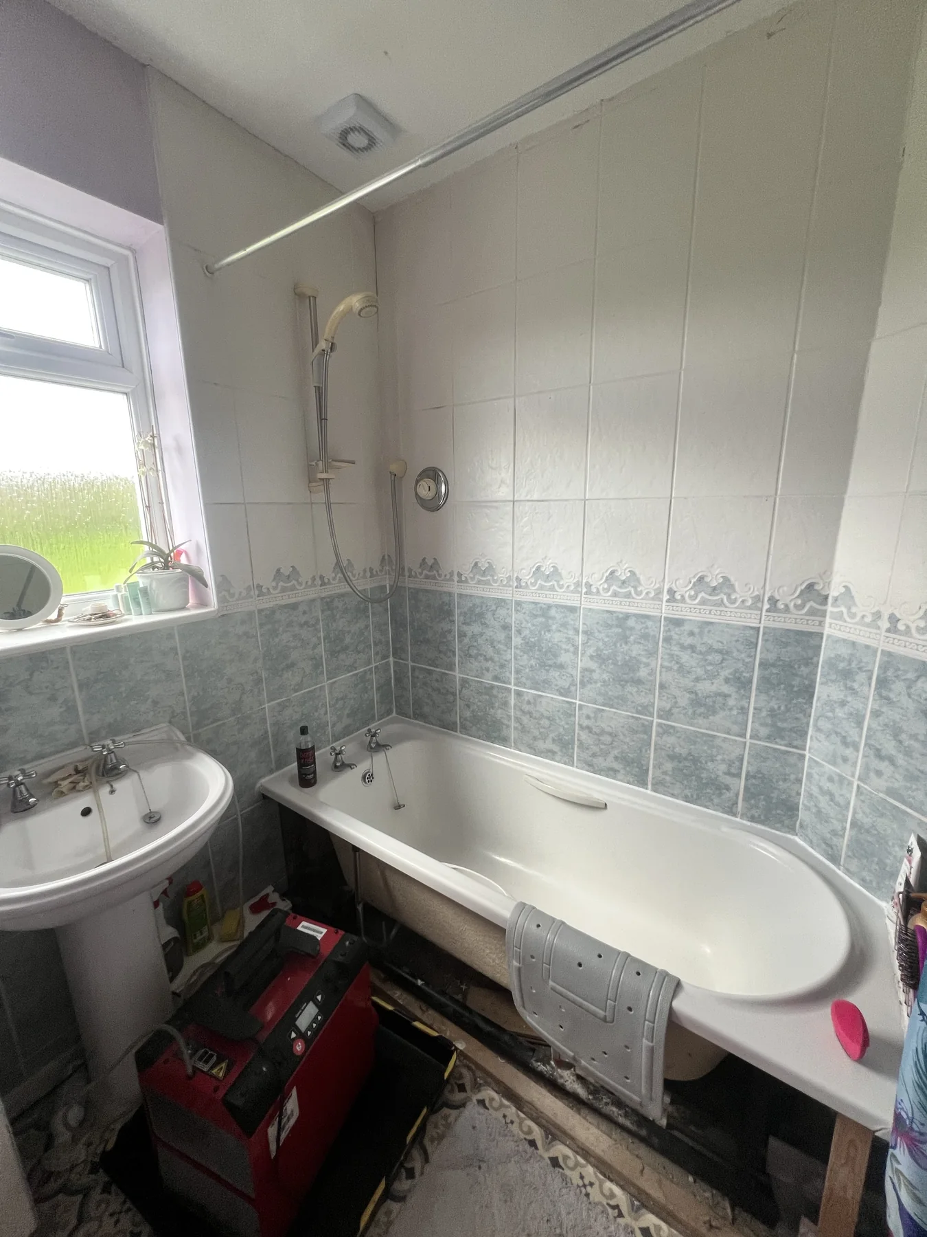 AGUK bathroom before renovation, project 18