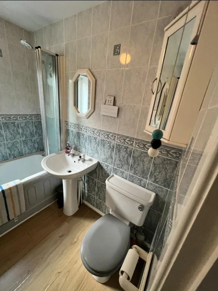 AGUK bathroom before renovation, project 23